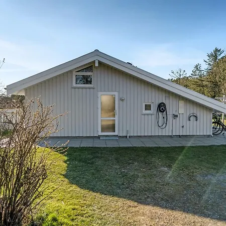 Henri - 1-2km From The Sea By Interhome *