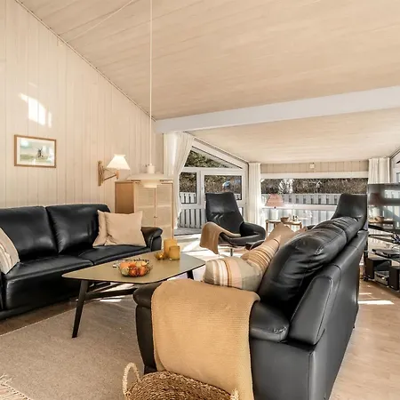 Henri - 1-2km From The Sea By Interhome 度假居 *
