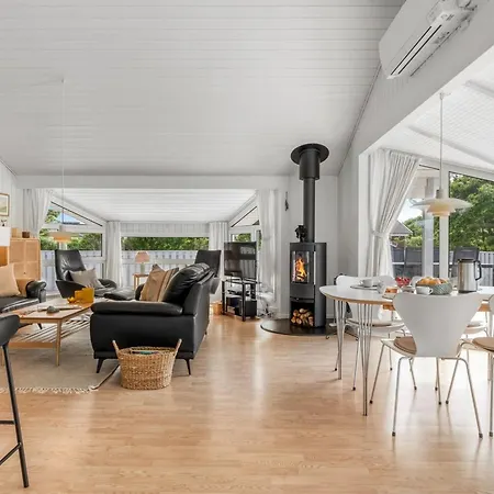 Feriehus Henri - 1-2km From The Sea By Interhome Hjørring