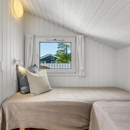 Henri - 1-2km From The Sea By Interhome